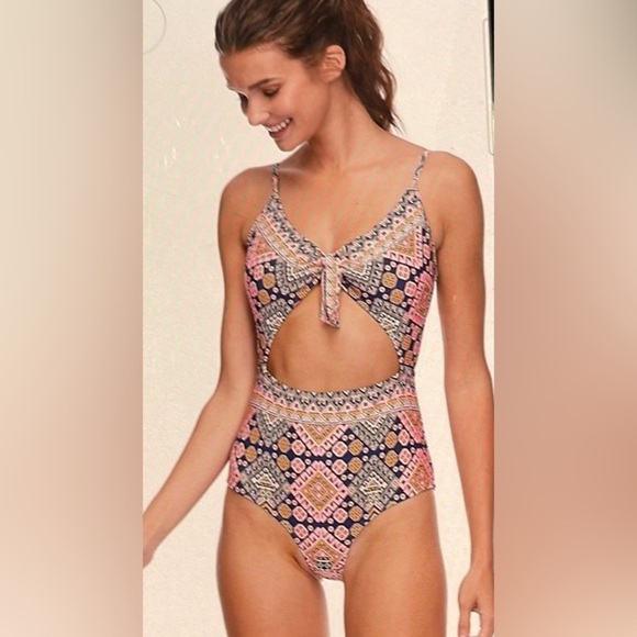 Trendy Geometric One-Piece Swimsuit - Picture 1 of 4
